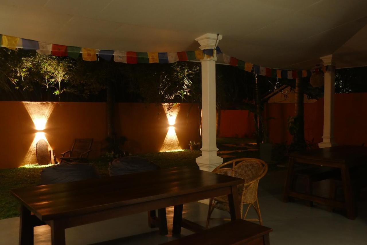 Barefoot Backpackers Hostel Dikwella Exterior foto